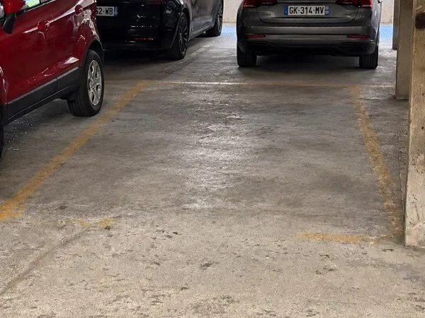 Location parking sécurité bas de la madeleine