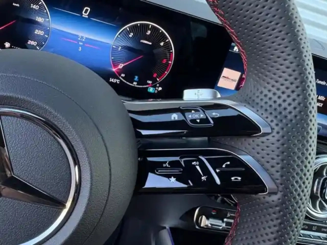 Mercedes Gla 200 d amg line — photo 12
