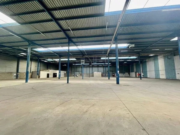 Entrepôt 4724 m²