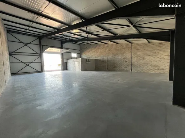 Local d'activité 352 m²