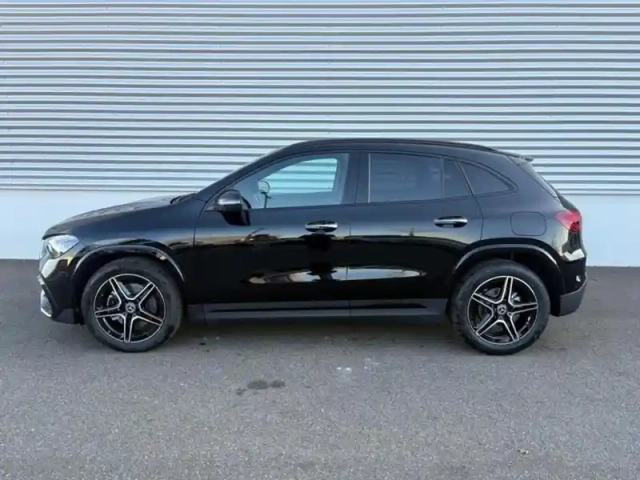 Mercedes Gla 200 d amg line — photo 2