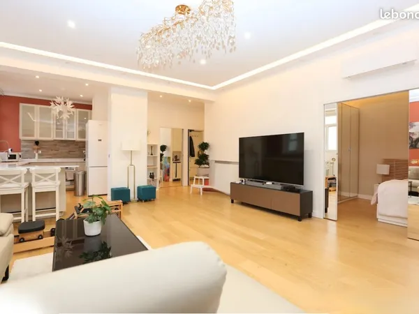 Beau 2 pièces rénové avec balcon et sauna - possibilité 3 pièces / 2 chambres
