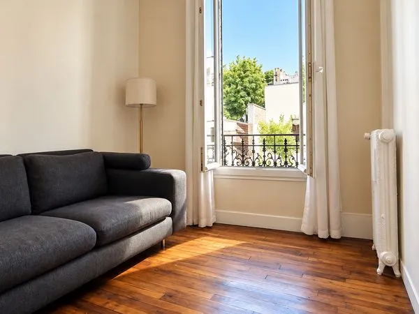 T2 meublé 34 m² - lumineux, calme, charme de l'ancien