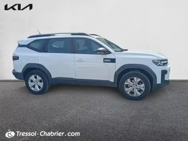 Dacia Bigster mild hybrid 140 essential — photo 28