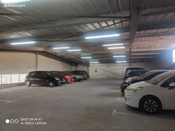 Place de parking couverte privative Marmande