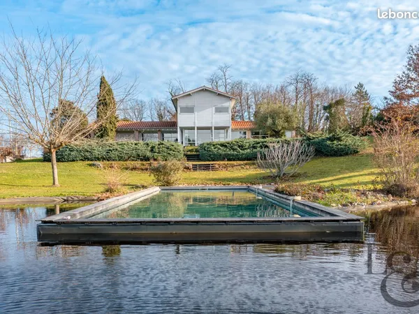 Propriété 7 pièces 180 m²