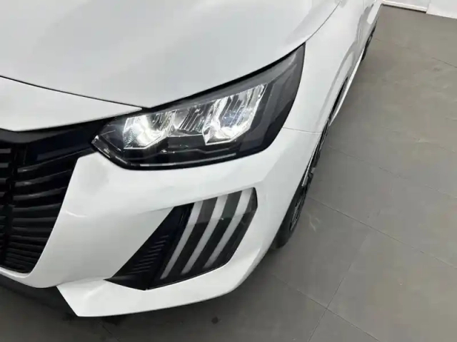 Peugeot 208 hybrid 100 e-dcs6 — photo 16