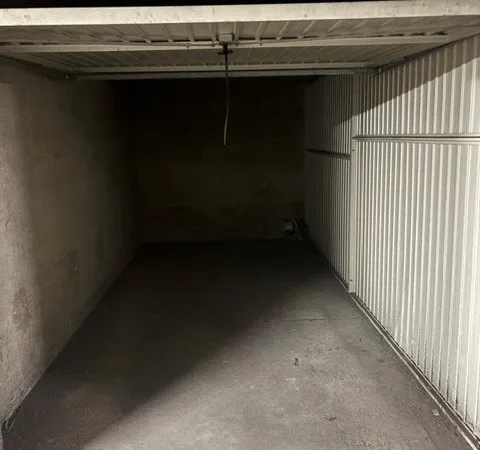 Garage à louer proche métro GARIBALDI