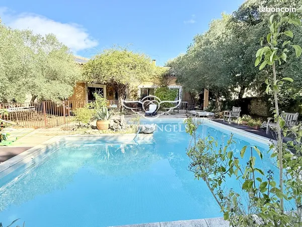 Villa 7 pièces 182 m²