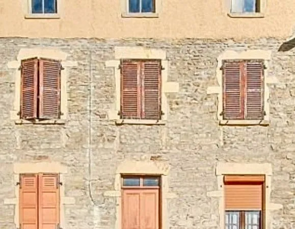 Espace de stockage / travail, Pro / particulier : 30 m² - Oytier-St-Oblas
