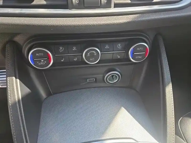 Alfa Romeo Stelvio 2.2 diesel 190ch sprint q4 at8 my22 — photo 13