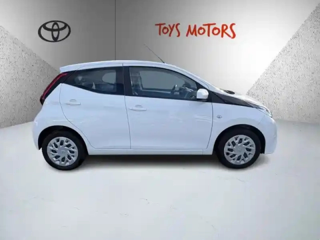 Toyota Aygo 1.0 vvt-i x-play — photo 4