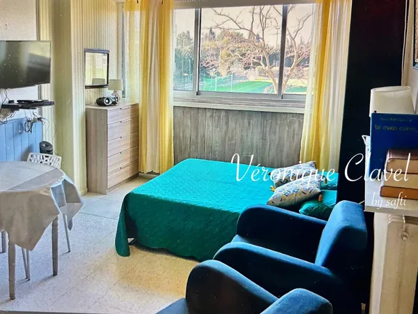 Beau studio de 25m2 avec cave au 8ème étage proche des Thermes
