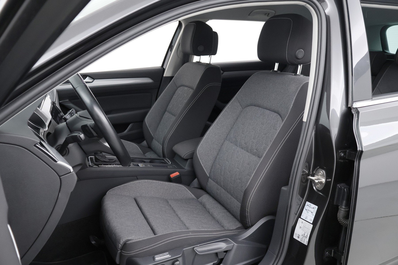 Volkswagen Passat SW — photo 12