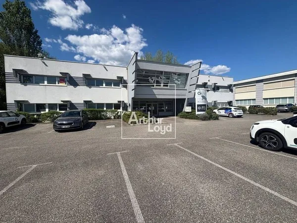 Bureau 279 m²