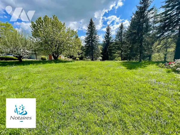 Terrain 935 m²