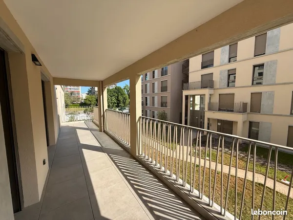 T2 Rillieux terrasse 18M2