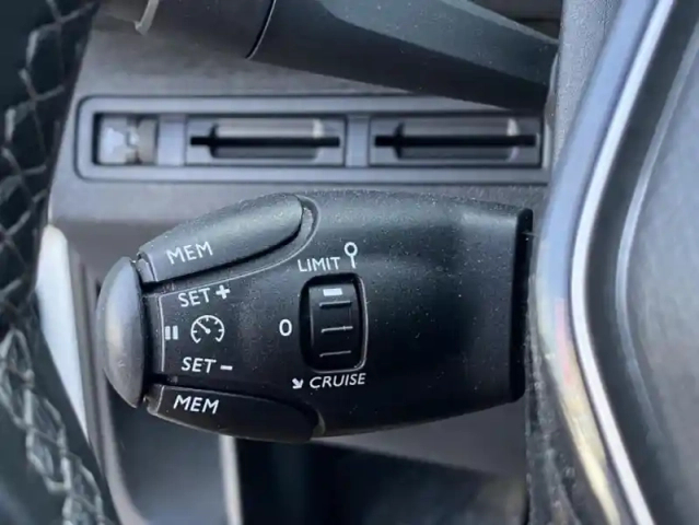 Peugeot 3008 ii puretech 130 s&amp;s allure — photo 12