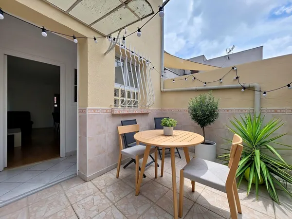 TRIPLEX A 5MN DU METRO AVEC 2 BOX CAVE ET TERRASSE