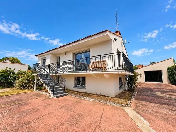 Maison 3 pièces 160 m²