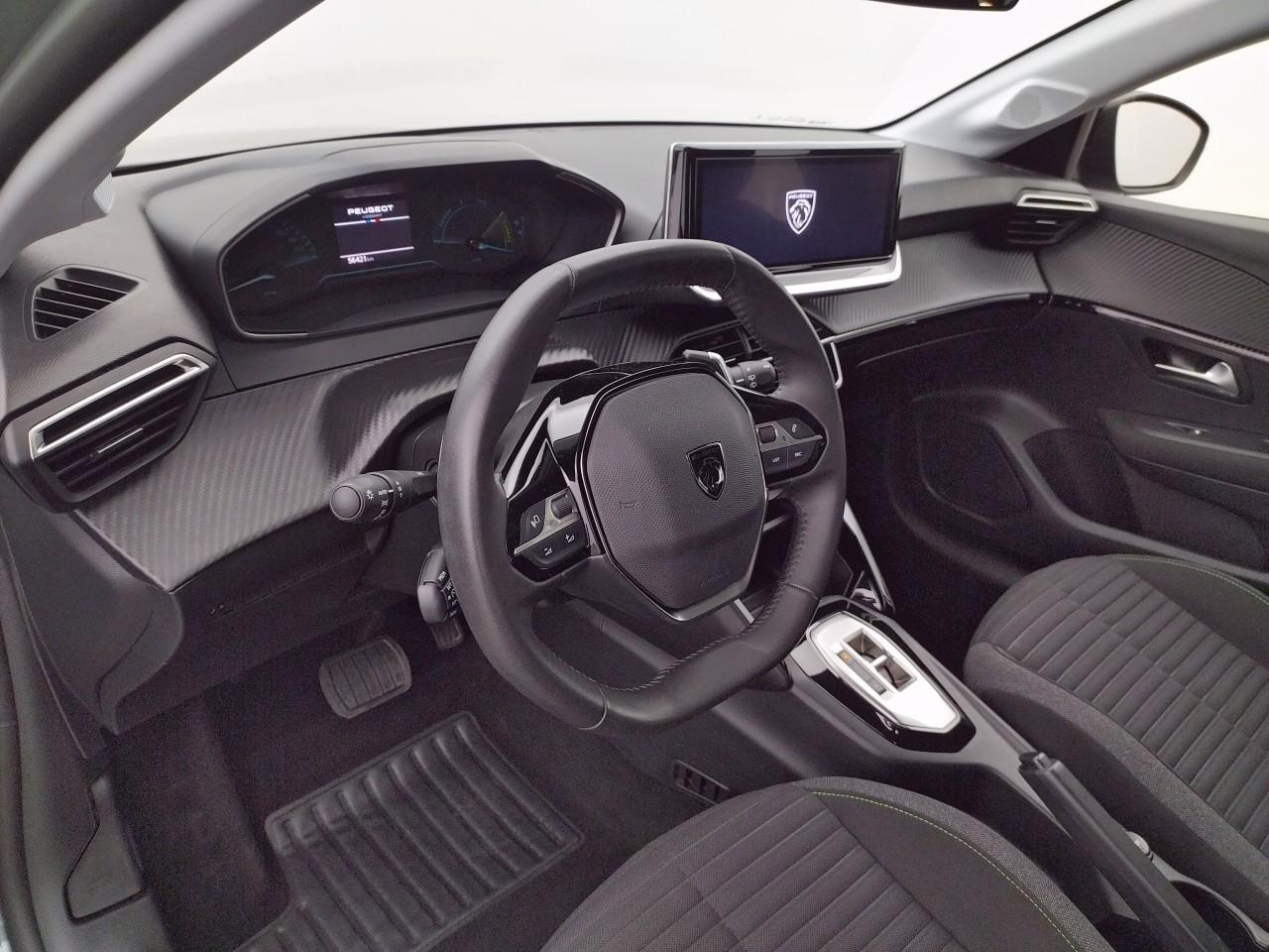 Peugeot 208 hybrid 100 e-dcs6 premium — photo 9