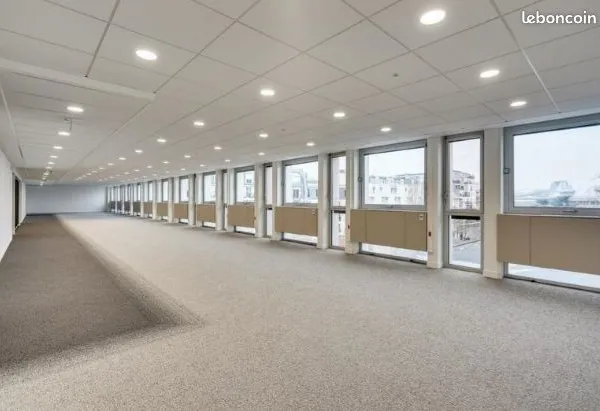 Bureaux 1 001 m²