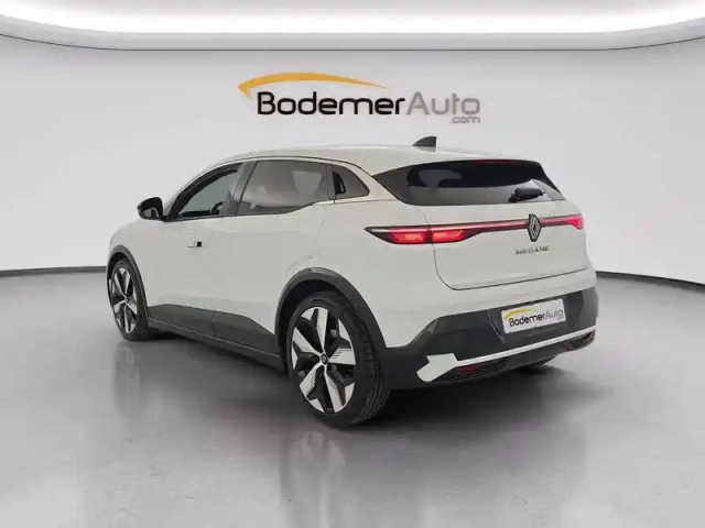 Renault Megane e-tech ev60 220 ch optimum charge — photo 18