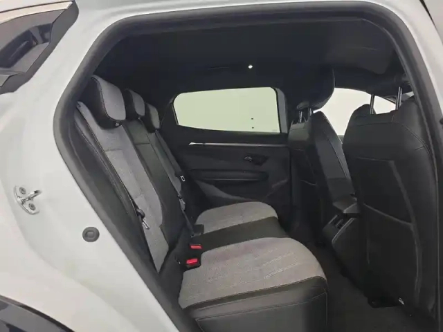 Renault Megane e-tech ev60 220 ch super charge — photo 32