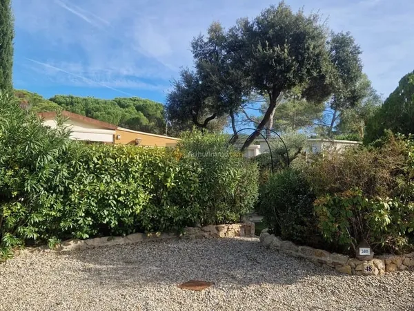 Terrain 200 m²