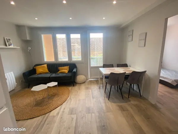 Chambre à louer dans appartement 5 pièce(s)
