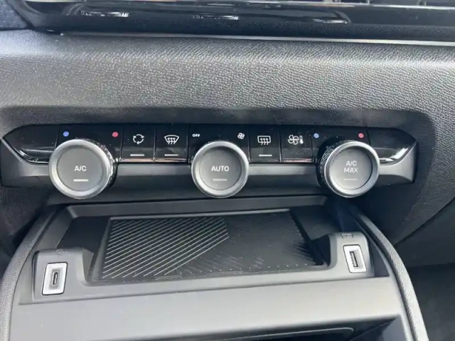 Citroën C4 hybride 145 e-dcs6 — photo 15
