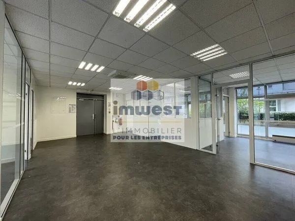 Bureaux 176 m²