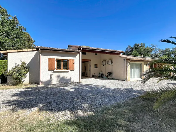 Maison Loriol Sur Drome 6 chambres, terrain 1230m², spa, bon DPE.