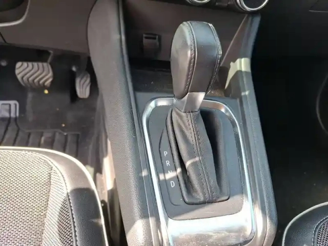 Renault Captur blue dci 115 edc — photo 29