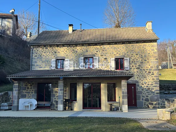 MAISON EN PIERRE RENOVEE
