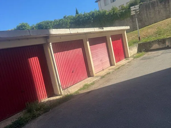 Stationnement Location Saint-Étienne   65€
