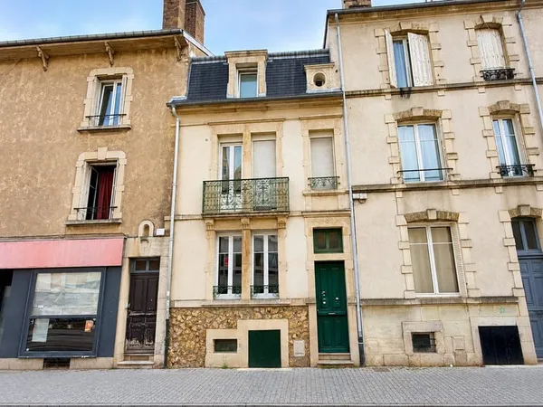 NANCY / ARTEM : SPACIEUX APPARTEMENT T2 RÉNOVÉ AVEC JARDIN P
