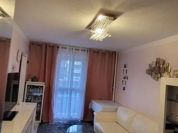 Studio 1 pièce 33 m²