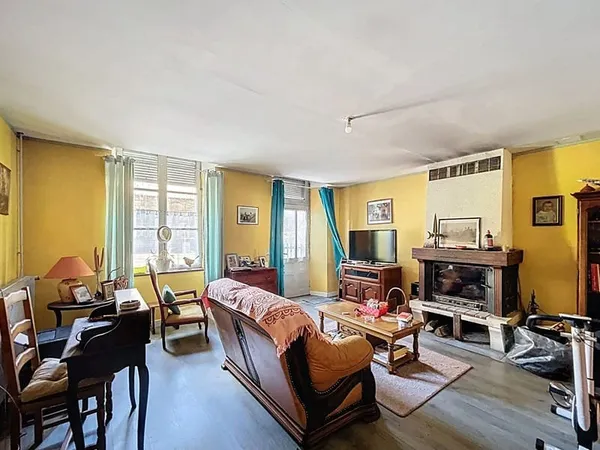 MAISON DE VILLAGE HABITABLE