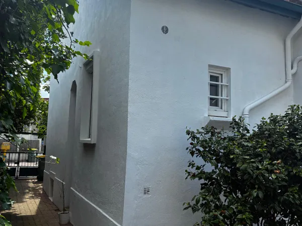 MAISON AVEC JARDIN / GARAGE 3 CHAMBRES TRAMWAY LIGNE 6 A 150 m