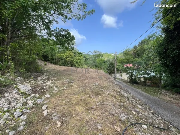 Terrain 1 072 m² Le Gosier