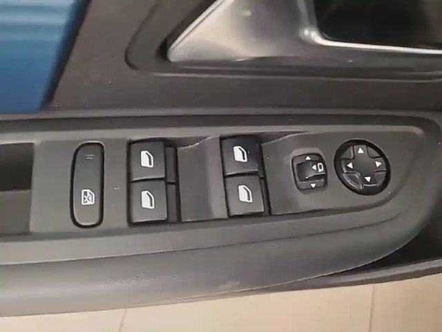 Citroën C4 e- 136 ch automatique — photo 25
