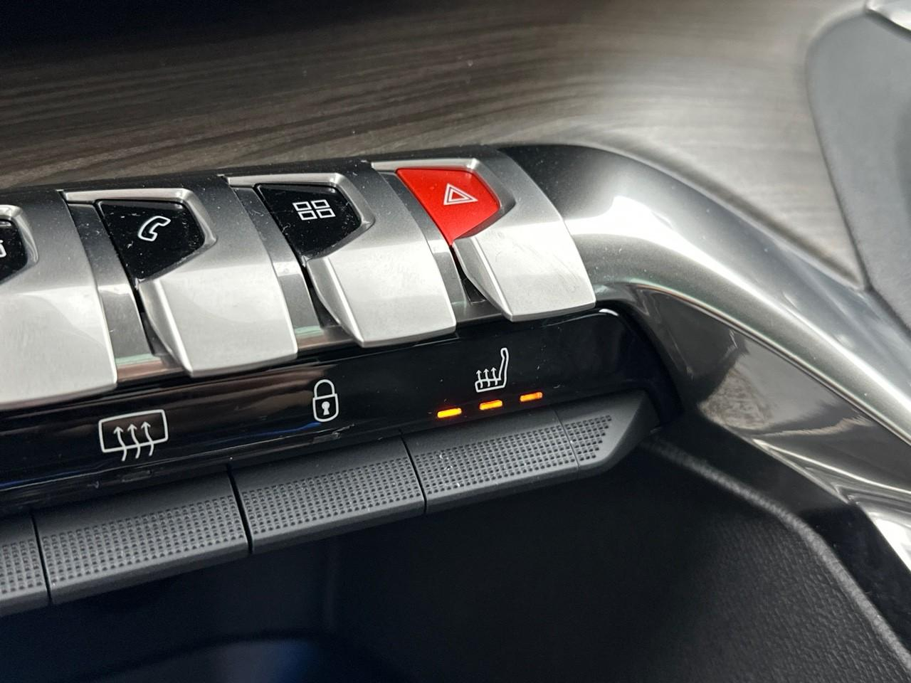 Peugeot 3008 hybrid 225 e-eat8 gt pack — photo 29
