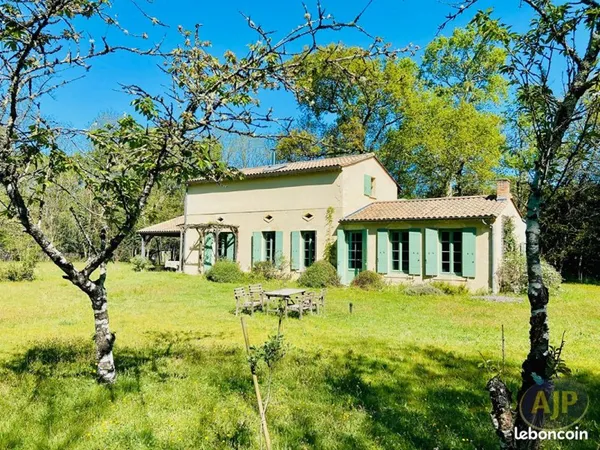 Propriété 6 pièces 204 m²