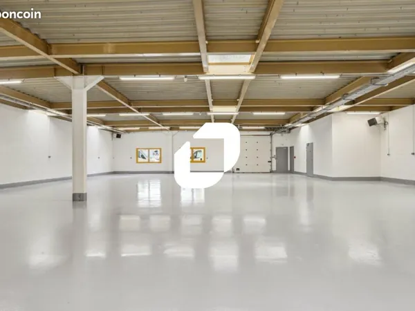 Local d'activité 1 186 m²