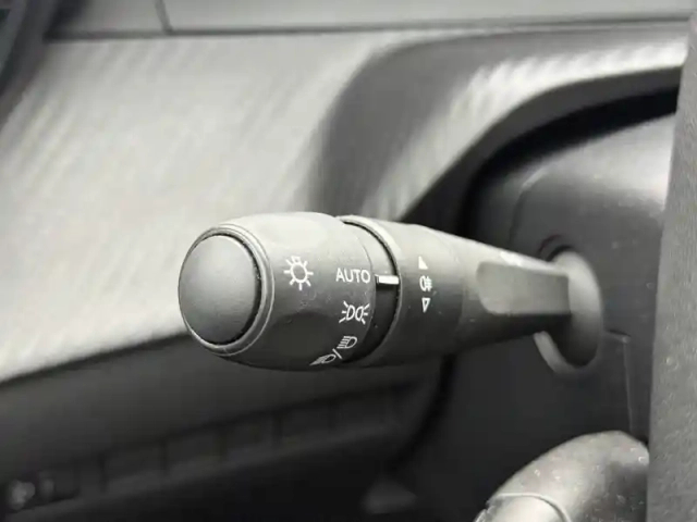 Peugeot 208 puretech 75 s&amp;s bvm5 — photo 20