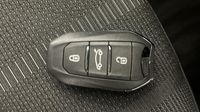 Opel Grandland 1.2 Turbo Hybrid 136ch GS e-DCT6 — photo 16
