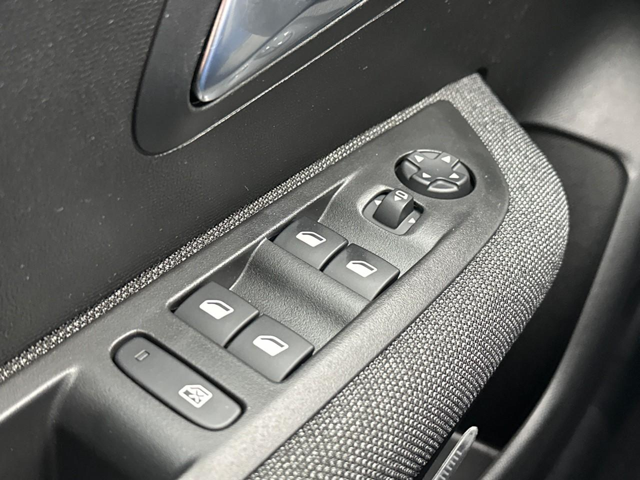 Peugeot 208 puretech 75 s&s bvm5 style — photo 15
