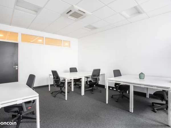 Bureau privé à louer pour 5 personnes à RENNES, 3 soleils