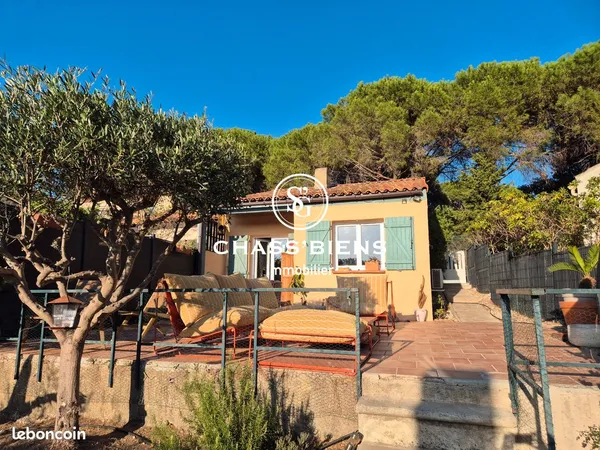 Le super lavandou - mazet avec jardin privatif, terrasse et piscine